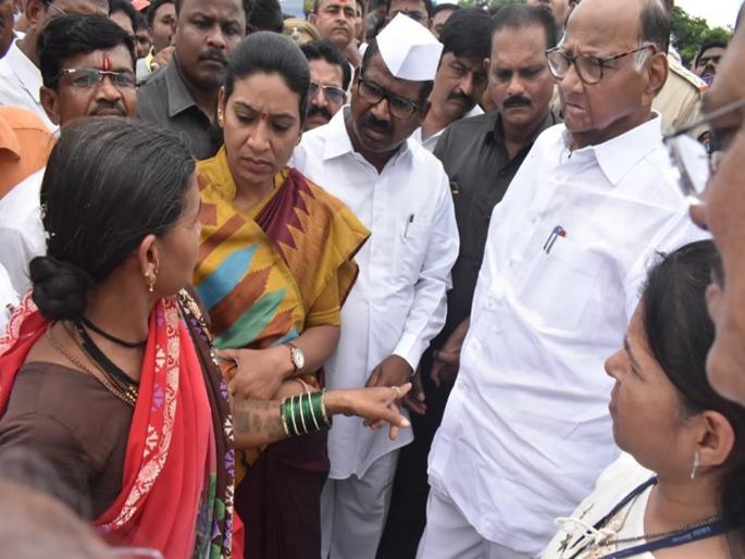 Pawar's visit to the damaged areas, other leaders set to visit farmers | पवारांच्या नुकसानग्रस्त भागातील दौऱ्यामुळे इतर नेतेही खडबडून जागे ! Pawar's visit to the damaged areas, other leaders set to visit farmers | पवारांच्या नुकसानग्रस्त भागातील दौऱ्यामुळे इतर नेतेही खडबडून जागे !