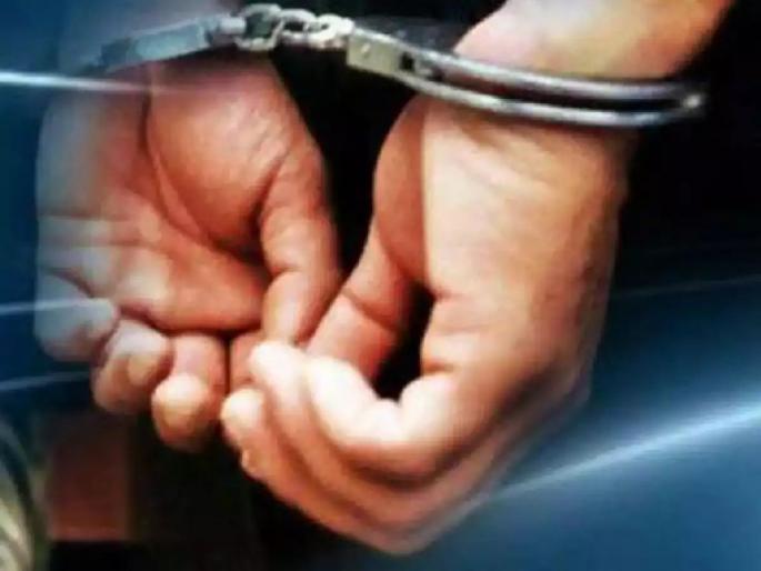 Burglary finally arrested, 37 thousand out of 56 thousand recovered | घरफोड्यास अखेर बेड्या, ५६ हजारांपैकी ३७ हजार रिकव्हर Burglary finally arrested, 37 thousand out of 56 thousand recovered | घरफोड्यास अखेर बेड्या, ५६ हजारांपैकी ३७ हजार रिकव्हर