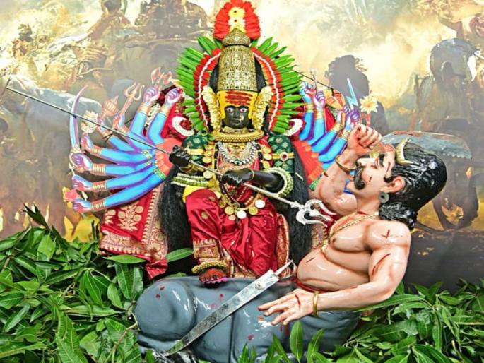 Mahapuja on the occasion of Mahishasur Mardini Ambabai Ashtami; Devotees throng for darshan | महिषासुर मर्दिनी अंबाबाई अष्टमीनिमित्त महापूजा; दर्शनासाठी भाविकांची अलोट गर्दी Mahapuja on the occasion of Mahishasur Mardini Ambabai Ashtami; Devotees throng for darshan | महिषासुर मर्दिनी अंबाबाई अष्टमीनिमित्त महापूजा; दर्शनासाठी भाविकांची अलोट गर्दी