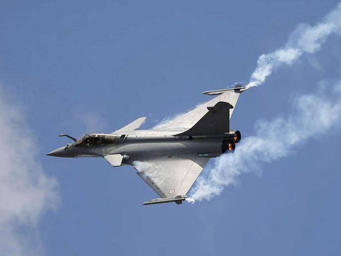 Rafale attacks on Turkish air base in Libya; Destroy many fighter jets | राफेलने तुर्कस्तानच्या हवाई तळावर चढविला हल्ला; अनेक लढाऊ विमाने नष्ट Rafale attacks on Turkish air base in Libya; Destroy many fighter jets | राफेलने तुर्कस्तानच्या हवाई तळावर चढविला हल्ला; अनेक लढाऊ विमाने नष्ट