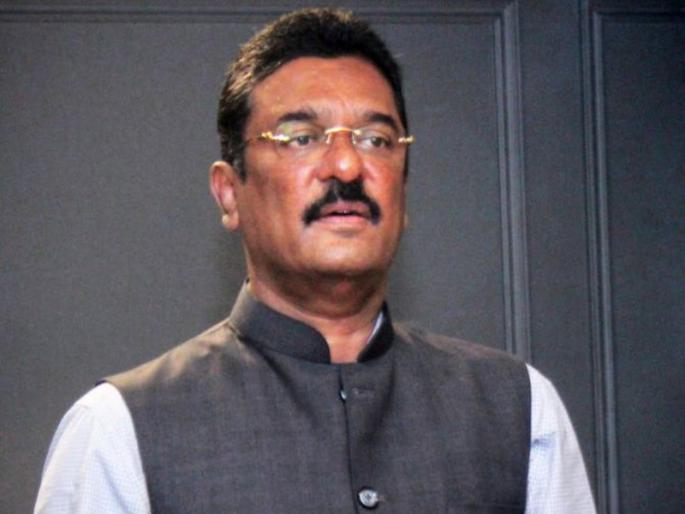 BJP accuses ShivSena MLA Pratap Sarnaik of being Matoshri; Proclamation about finding MLA | प्रताप सरनाईक मातोश्रीवर असल्याचा भाजपाचा आरोप; आमदारांना शोधून देण्याबाबत घोषणाबाजी BJP accuses ShivSena MLA Pratap Sarnaik of being Matoshri; Proclamation about finding MLA | प्रताप सरनाईक मातोश्रीवर असल्याचा भाजपाचा आरोप; आमदारांना शोधून देण्याबाबत घोषणाबाजी