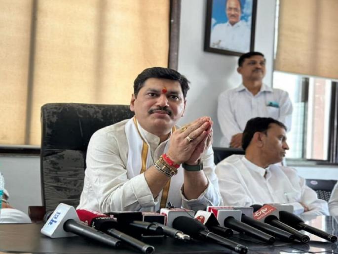 Dhananjay Munde, For me 'Delhi Abhi Door Hai...', Dhananjay Munde's explanation on viral Lok Sabha list | माझ्यासाठी 'दिल्ली अभी दूर है...', धनंजय मुंडेंचे लोकसभेच्या कथित यादीवर स्पष्टीकरण Dhananjay Munde, For me 'Delhi Abhi Door Hai...', Dhananjay Munde's explanation on viral Lok Sabha list | माझ्यासाठी 'दिल्ली अभी दूर है...', धनंजय मुंडेंचे लोकसभेच्या कथित यादीवर स्पष्टीकरण