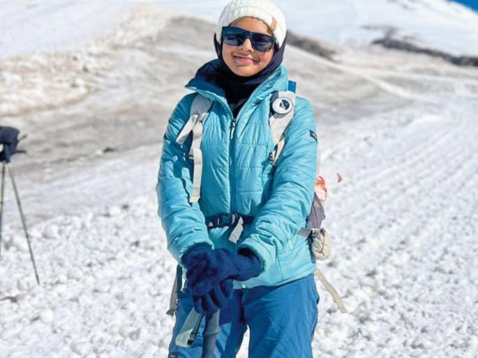 Dad's love of books, mom's discipline, and the peak of courage! 13-year-old's courage reaches Mount Elbrus | बाबांचे पुस्तकप्रेम, आईची शिस्त अन् धैर्याची शिखरवारी! १३ वर्षांची धैर्या पोहोचली माउंट एलब्रुसवर Dad's love of books, mom's discipline, and the peak of courage! 13-year-old's courage reaches Mount Elbrus | बाबांचे पुस्तकप्रेम, आईची शिस्त अन् धैर्याची शिखरवारी! १३ वर्षांची धैर्या पोहोचली माउंट एलब्रुसवर