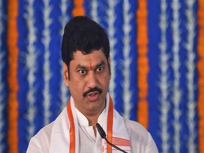Parli criminal court issues show cause notice to Dhananjay Munde | परळीच्या फौजदारी न्यायालयाने धनंजय मुंडे यांना बजावली कारणे दाखवा नोटीस Parli criminal court issues show cause notice to Dhananjay Munde | परळीच्या फौजदारी न्यायालयाने धनंजय मुंडे यांना बजावली कारणे दाखवा नोटीस