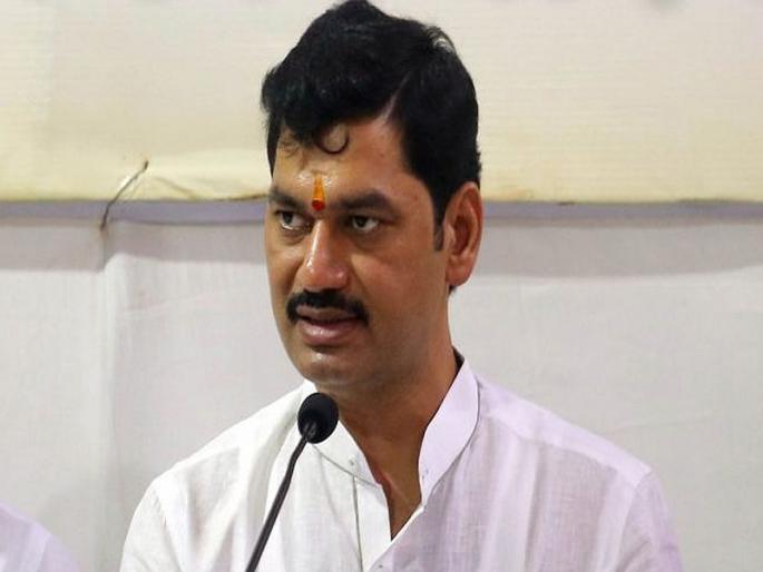 File a case against Dhananjay Munde, petition in the High Court | धनंजय मुंडे यांच्या अडचणीत वाढ, गुन्हा नोंदवा अशी मागणी करणारी उच्च न्यायालयात याचिका File a case against Dhananjay Munde, petition in the High Court | धनंजय मुंडे यांच्या अडचणीत वाढ, गुन्हा नोंदवा अशी मागणी करणारी उच्च न्यायालयात याचिका