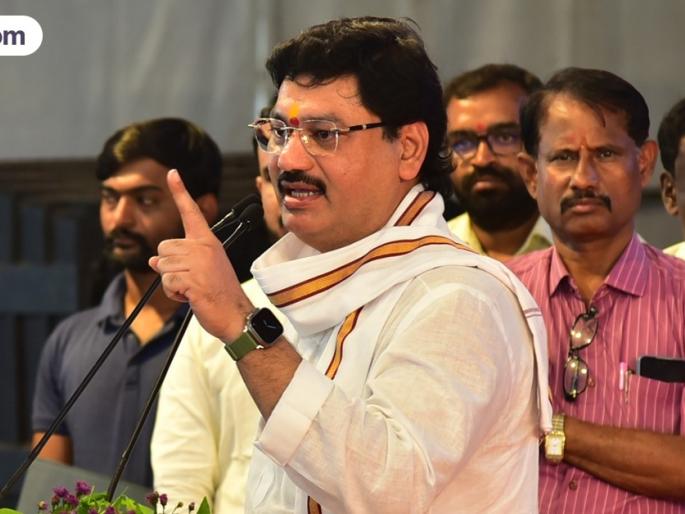 Maharashtra Assembly Election 2024 : Sharad Pawar, the Maratha candidate against the Dhananjay Munde; Maratha-OBC fight will take place | मुंडेंच्या विरोधात मराठा उमेदवार, शरद पवारांनी भाकरी फिरवली; मराठा-ओबीसी लढत रंगणार Maharashtra Assembly Election 2024 : Sharad Pawar, the Maratha candidate against the Dhananjay Munde; Maratha-OBC fight will take place | मुंडेंच्या विरोधात मराठा उमेदवार, शरद पवारांनी भाकरी फिरवली; मराठा-ओबीसी लढत रंगणार