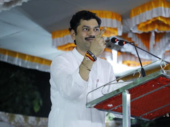 Dhananjay Munde political attack on Devendra Fadnavis | एकेकाळचा 'बबन्या' भाजपमध्ये बबनराव कसा होतो: धनंजय मुंडे