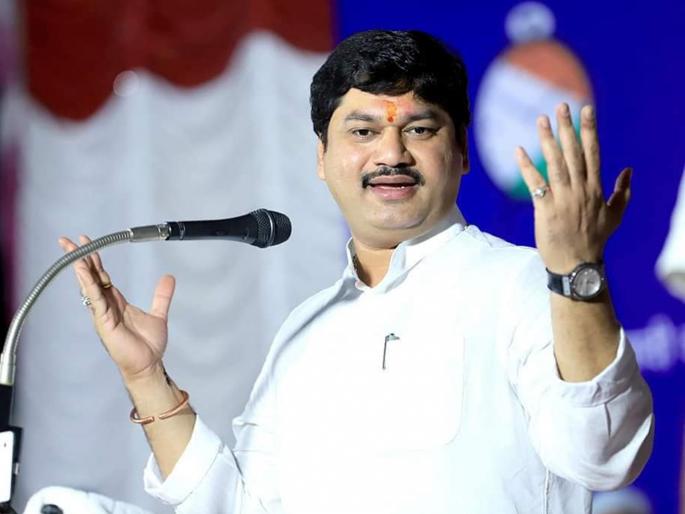 The experience of Dhananjay Mundane | एकाचवेळी पवारांचा आदेश अन् मित्रप्रेम; धनंजय मुंडेंनी फोडली कोंडी The experience of Dhananjay Mundane | एकाचवेळी पवारांचा आदेश अन् मित्रप्रेम; धनंजय मुंडेंनी फोडली कोंडी