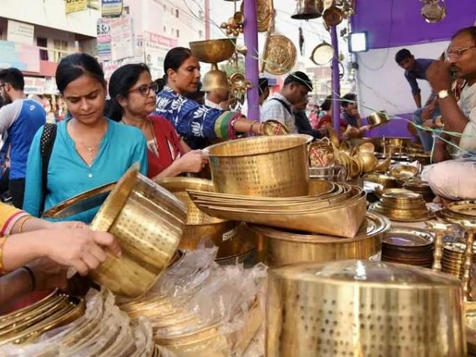 Dhanteras 2019 : Shubh Muhurat for buy these lucky things dhanteras | Dhanteras 2019 : धनत्रयोदशीला 'या' वस्तुंची खरेदी करणं मानलं जातं शुभ!