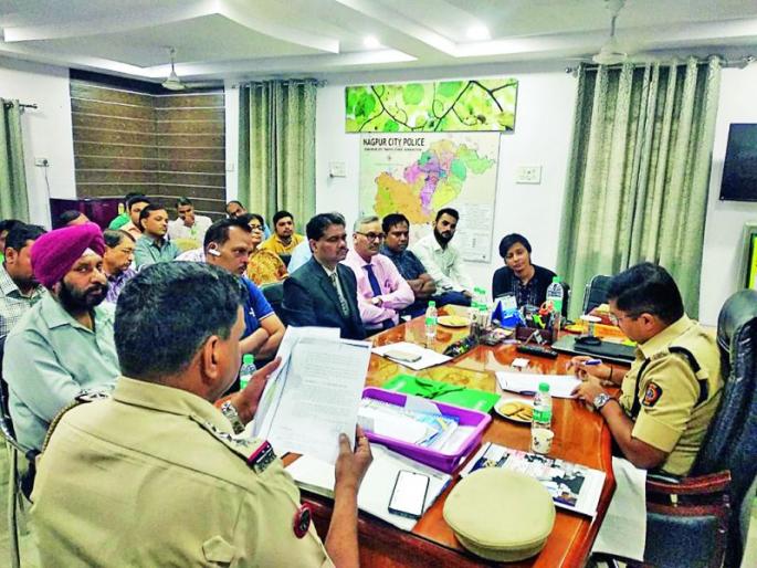 Hospitals in Dantoli should park their vehicles at their own parking place | धंतोलीतील रुग्णालयांनी स्वत:च्या पर्किंग जागेवरच वाहने पार्क करावी