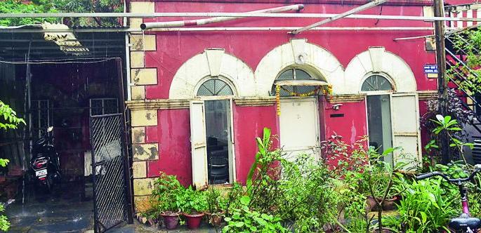 Witness to many of Gandhi's Satyagraha 'Tikekar Bhavan' | गांधीजींच्या अनेक सत्याग्रहांचे साक्षीदार 'टिकेकर भवन’