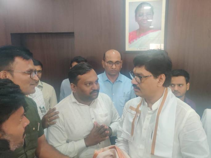 Corona came, deadline expired but Finally 19 youths got appointment in government service due to Dhananjay Munde | कोरोना आला, मुदत संपली; अखेर धनंजय मुंडेमुळे १९ तरुणांना मिळाली शासन सेवेत नियुक्ती