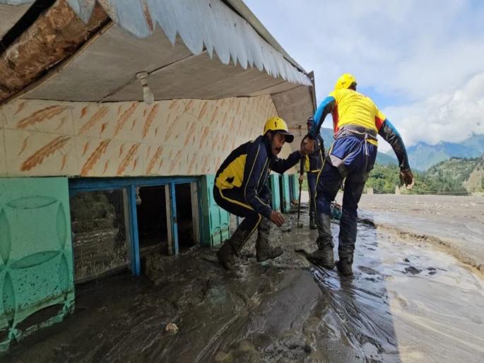 650 people evacuated from Uttarkashi; 300 feared to be still trapped, rescue operation underway in Dharali | उत्तरकाशीतून ६५० लोकांना बाहेर काढण्यात यश; ३०० लोक अजूनही अडकल्याची भीती, धरालीमध्ये बचावकार्य सुरू 650 people evacuated from Uttarkashi; 300 feared to be still trapped, rescue operation underway in Dharali | उत्तरकाशीतून ६५० लोकांना बाहेर काढण्यात यश; ३०० लोक अजूनही अडकल्याची भीती, धरालीमध्ये बचावकार्य सुरू