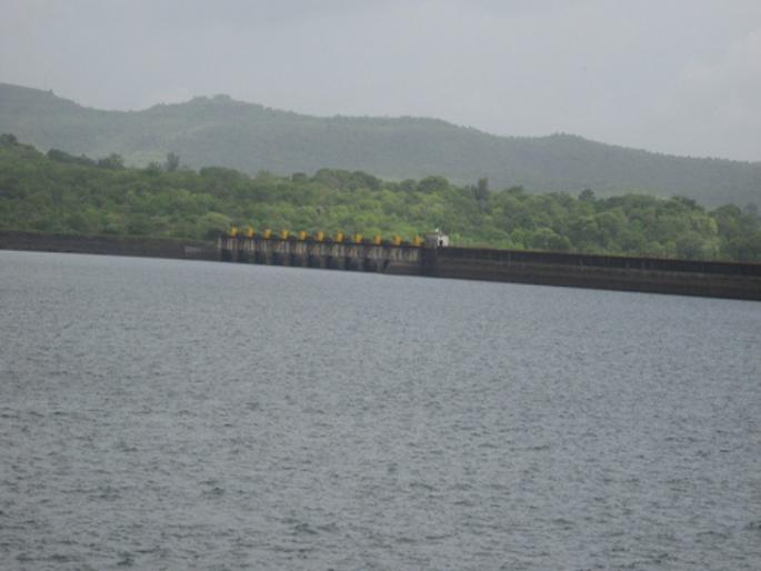 Waghur Dam stocks increase by 6% in 10 days | वाघूर धरण साठ्यात १० दिवसात ६ टक्क्यांनी वाढ