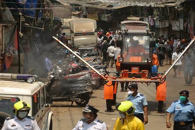 Proper treatment is the success of 'Mission Dharavi' | योग्य उपचार, हेच आहे ‘मिशन धारावी’चे यश Proper treatment is the success of 'Mission Dharavi' | योग्य उपचार, हेच आहे ‘मिशन धारावी’चे यश