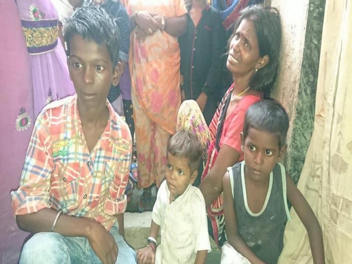 The third incident! Death of one and a half year old falls into open gutters | तिसरी घटना! उघड्या गटारात पडून दीड वर्षाच्या चिमुकल्याचा मृत्यू The third incident! Death of one and a half year old falls into open gutters | तिसरी घटना! उघड्या गटारात पडून दीड वर्षाच्या चिमुकल्याचा मृत्यू