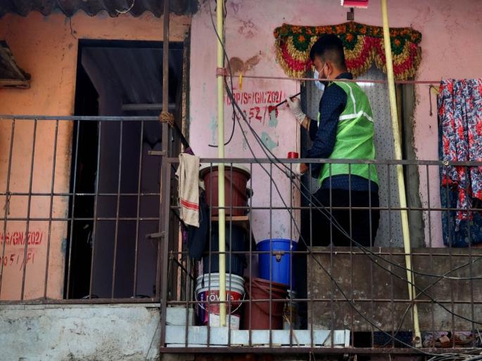 Completed survey of more than 25 thousand huts in Dharavi; 50 teams working | धारावीतील २५ हजारांहून अधिक झोपड्यांचे सर्वेक्षण पूर्ण; ५० पथके कार्यरत Completed survey of more than 25 thousand huts in Dharavi; 50 teams working | धारावीतील २५ हजारांहून अधिक झोपड्यांचे सर्वेक्षण पूर्ण; ५० पथके कार्यरत