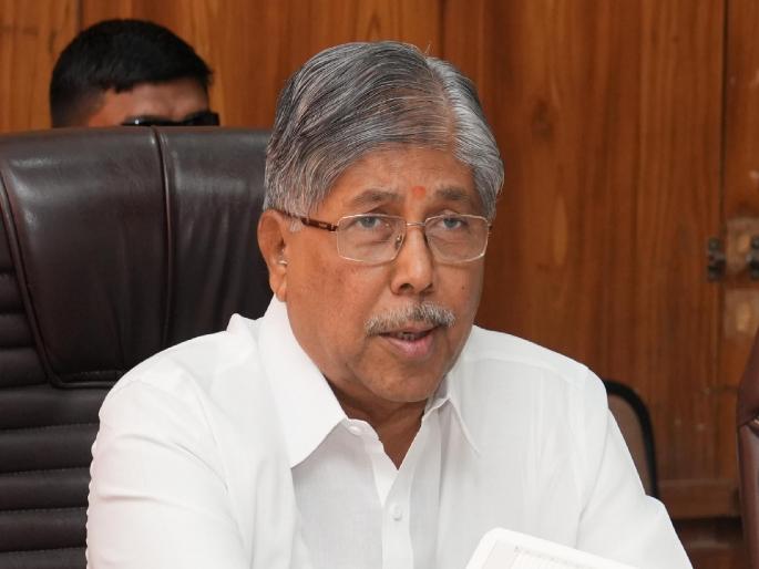 Certificate fraud at Khare Dhere College in Guhagar, Minister Chandrakant Patil orders action | गुहागर येथील खरे-ढेरे महाविद्यालयात प्रमाणपत्राचा गैरव्यवहार, मंत्री चंद्रकांत पाटील यांचे कारवाईचे आदेश Certificate fraud at Khare Dhere College in Guhagar, Minister Chandrakant Patil orders action | गुहागर येथील खरे-ढेरे महाविद्यालयात प्रमाणपत्राचा गैरव्यवहार, मंत्री चंद्रकांत पाटील यांचे कारवाईचे आदेश