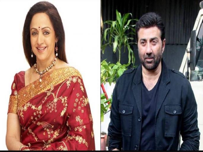 Sunny Deol attacked Hema Malini with a knife attack? Disclosure was made about Dharmendra's wife in this interview | सनी देओलने हेमा मालिनी यांच्यावर केला होता चाकूने हल्ला? धर्मेंद्र यांच्या पत्नीने मुलाखतीत याविषयी केला होता खुलासा Sunny Deol attacked Hema Malini with a knife attack? Disclosure was made about Dharmendra's wife in this interview | सनी देओलने हेमा मालिनी यांच्यावर केला होता चाकूने हल्ला? धर्मेंद्र यांच्या पत्नीने मुलाखतीत याविषयी केला होता खुलासा
