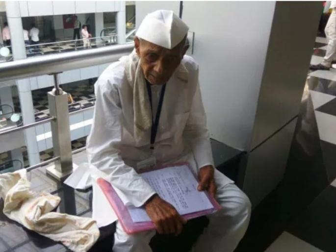 Dharma Patil's son leaves MNS; join NCP in presence of Ajit pawar | धर्मा पाटलांच्या मुलाची मनसेला सोडचिठ्ठी; अजित पवारांच्या उपस्थितीत राष्ट्रवादीत प्रवेश