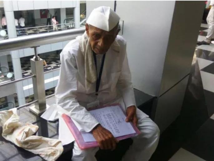 Dharma Patil case: Investigations by the retired judges of the indemnitative brokerage | धर्मा पाटील प्रकरण : नुकसानभरपाईतील दलालीची निवृत्त न्यायमूर्तींमार्फत चौकशी Dharma Patil case: Investigations by the retired judges of the indemnitative brokerage | धर्मा पाटील प्रकरण : नुकसानभरपाईतील दलालीची निवृत्त न्यायमूर्तींमार्फत चौकशी