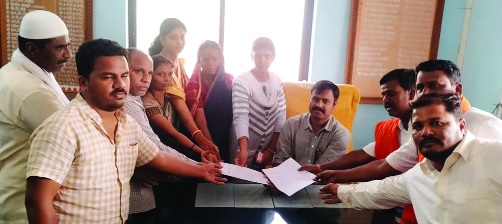 File a no confidence motion against the sub-city head of Dharmabad | धर्माबादच्या उपनगराध्यक्षांविरूद्ध अविश्वास प्रस्ताव दाखल