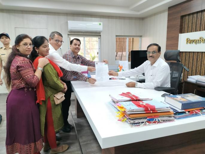 dharmarajya party protested against electricity tariff hike in thane | वीज दरवाढी विराेधात धर्मराज्यचे ठाण्यात धरणे आंदाेलन dharmarajya party protested against electricity tariff hike in thane | वीज दरवाढी विराेधात धर्मराज्यचे ठाण्यात धरणे आंदाेलन