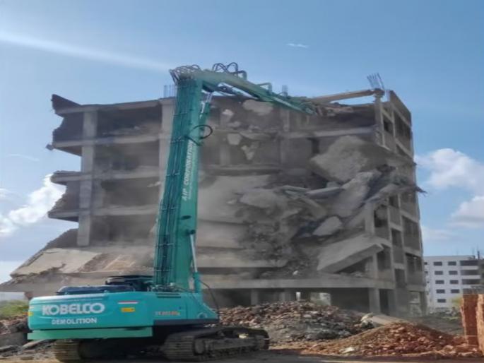 Municipal Corporation cracks down on six unauthorized buildings | अनधिकृत सहा इमारतींवर महापालिकेचा हातोडा; धायरी येथील सव्वा लाख स्केअर फूट बांधकाम पाडले Municipal Corporation cracks down on six unauthorized buildings | अनधिकृत सहा इमारतींवर महापालिकेचा हातोडा; धायरी येथील सव्वा लाख स्केअर फूट बांधकाम पाडले