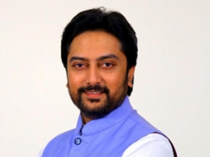 Dheeraj Deshmukh criticizes the central government over the budget | Budget 2020: कागदोपत्री आकड्यांचा मेळ घालून सादर केलेला अर्थसंकल्प : धीरज देशमुख Dheeraj Deshmukh criticizes the central government over the budget | Budget 2020: कागदोपत्री आकड्यांचा मेळ घालून सादर केलेला अर्थसंकल्प : धीरज देशमुख