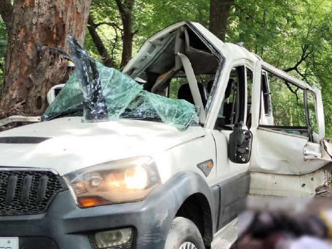 Scorpio carrying body of a dead worker overturns; One killed, three injured | पार्थिव नेणारी स्कॉर्पिओ उलटली; एक ठार, तीन जखमी Scorpio carrying body of a dead worker overturns; One killed, three injured | पार्थिव नेणारी स्कॉर्पिओ उलटली; एक ठार, तीन जखमी