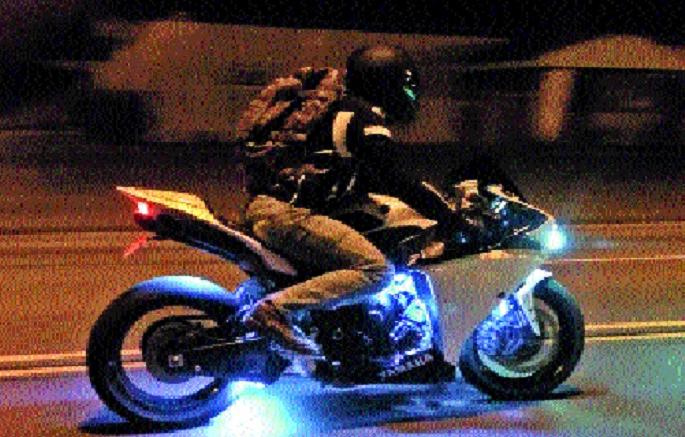 Two-wheeler Chinese people are taking headlamps! | दुचाकीचे चायनीज ‘हेडलाईट’ घेताहेत बळी!