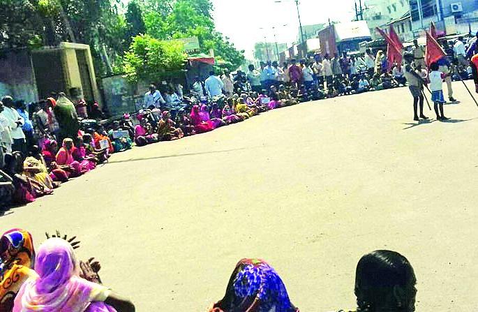 Malakpura Dhikar Front! | मलकापुरात धिक्कार मोर्चा!