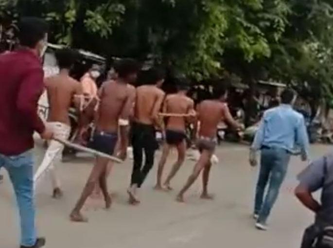 Juvenile offender procession: A case has been registered against seven persons including Jaripatka Inspecter | अल्पवयीन गुन्हेगारांची धिंड भोवली : जरीपटका ठाणेदारासह सात जणांवर गुन्हा दाखल