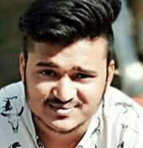 Pit on the Nagpur-Amravati highway taken life of the youth | नागपूर-अमरावती महामार्गावर खड्ड्याने घेतला तरुणाचा जीव Pit on the Nagpur-Amravati highway taken life of the youth | नागपूर-अमरावती महामार्गावर खड्ड्याने घेतला तरुणाचा जीव