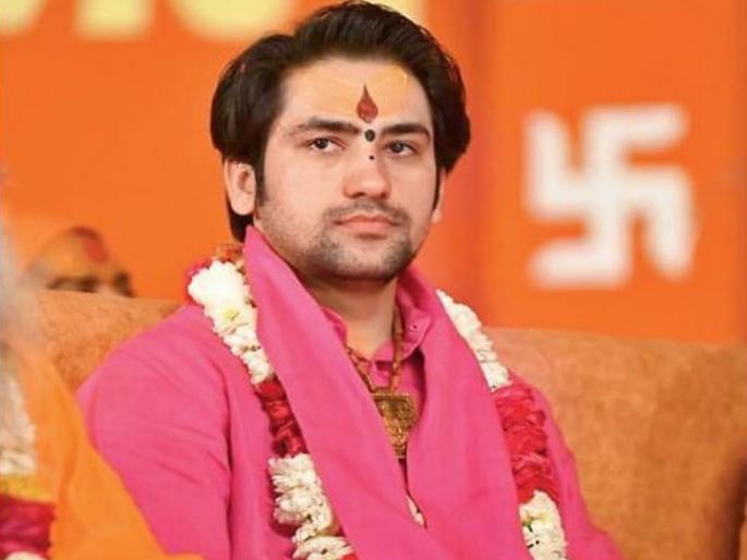 I am not an incarnation of God, Dhirendrakrishna Shastri; A large crowd attends the darshan ceremony at Mira Road | मी देवाचा अवतार नाही- धीरेंद्रकृष्ण शास्त्री; मीरा राेड येथे दर्शन साेहळ्याला मोठी गर्दी I am not an incarnation of God, Dhirendrakrishna Shastri; A large crowd attends the darshan ceremony at Mira Road | मी देवाचा अवतार नाही- धीरेंद्रकृष्ण शास्त्री; मीरा राेड येथे दर्शन साेहळ्याला मोठी गर्दी