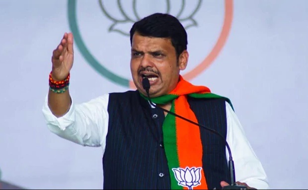 BJP's dirty politics from Corona patients, so why not wonder? ' PFI on fadanvis MMG | कोरोना रुग्णांच्या आडून भाजपाचं वाईट राजकारण; PFI चा फडणवीसांवर निशाणा BJP's dirty politics from Corona patients, so why not wonder? ' PFI on fadanvis MMG | कोरोना रुग्णांच्या आडून भाजपाचं वाईट राजकारण; PFI चा फडणवीसांवर निशाणा