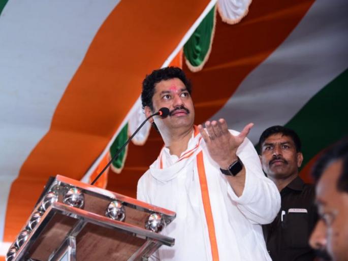 Yes, I am a thief, dhananjay munde attack on pankaja munde and prime minister | होय, मी चोर आहे... धनंजय मुंडेंनी असा संपवला निवडणुकीचा प्रचार Yes, I am a thief, dhananjay munde attack on pankaja munde and prime minister | होय, मी चोर आहे... धनंजय मुंडेंनी असा संपवला निवडणुकीचा प्रचार