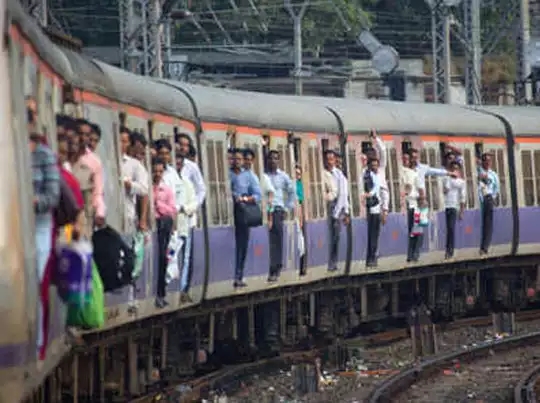 Moment of 10th October for slow locals? | धीम्या लोकलना १० ऑक्टोबरचा मुहूर्त?