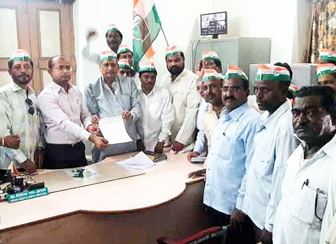 Congress 'Dhol Bajo' movement | काँग्रेसचे ‘ढोल बजाओ’ आंदोलन Congress 'Dhol Bajo' movement | काँग्रेसचे ‘ढोल बजाओ’ आंदोलन