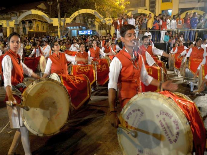 Dudumumbala Nashik Godavari by a thousand drums and 200 cards collectively | एक हजार ढोल अन् २०० ताशांच्या सामुहिक वादनाने दुमदुमला नाशिकचा गोदाकाठ