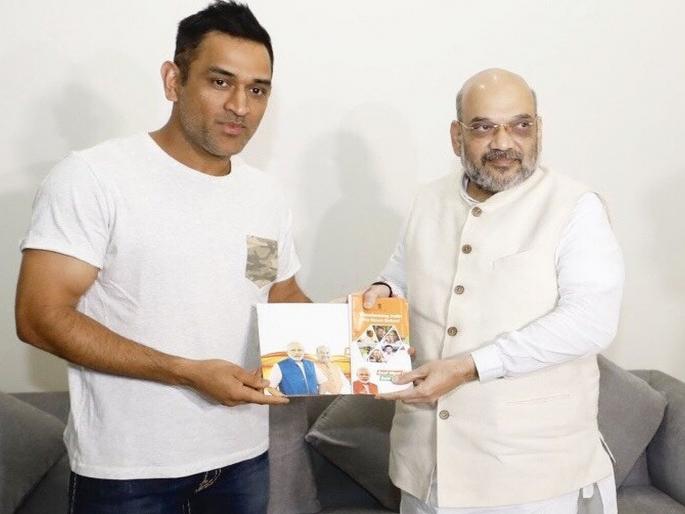 Ms Dhoni May Join Politics after retirement Says Bjp Former Minister Sanjay Paswan | धोनी निवृत्तीनंतर भाजपामध्ये प्रवेश करू शकतो; वरिष्ठ नेत्याचा दावा Ms Dhoni May Join Politics after retirement Says Bjp Former Minister Sanjay Paswan | धोनी निवृत्तीनंतर भाजपामध्ये प्रवेश करू शकतो; वरिष्ठ नेत्याचा दावा