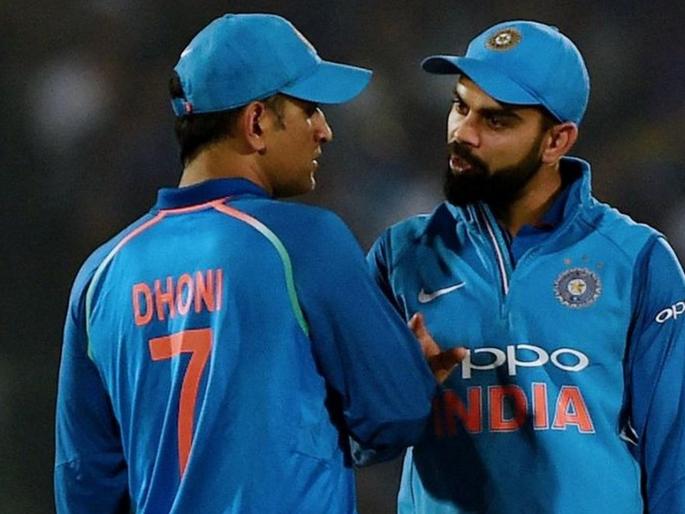 After Virat Kohli advised MS Dhoni not to quit immediately that the latter changed his mind | वर्ल्ड कपदरम्यानच धोनी निवृत्ती घेणार होता, पण कोहलीनं त्याला थांबवलं; कारण...