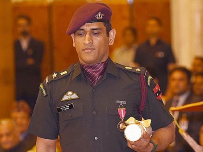 MS Dhoni congratulates Indian Air Force on induction of Rafale fighter jets | भारतीय वायुसेनेत राफेल विमान दाखल; MS Dhoniने केलं अभिनंदन, सांगितलं फेव्हरिट विमानाचं नाव