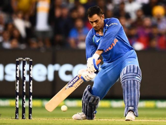 India vs Australia 3rd ODI: Captain Cool MS Dhoni can win Man of the Series award at 37 years | India vs Australia 3rd ODI : 37व्या वर्षीही कॅप्टन कूल धोनी मॅन ऑफ दी सीरिज पुरस्कार जिंकू शकतो