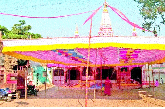 For the 32 years of self-help, the villagers became villagers due to reverence of Dharmudi Grama Dave Dharmanatha. Instructions were given to the devotees of other villages. | येतगावात ३२ वर्षांपासून स्वयंस्फूर्तीने दारूबंदी ग्रामदैवत धर्मनाथावरील श्रद्धेमुळे ग्रामस्थ झाले व्यसनमुक्त : इतर गावातील भाविकांनाही दिली जाते सूचना For the 32 years of self-help, the villagers became villagers due to reverence of Dharmudi Grama Dave Dharmanatha. Instructions were given to the devotees of other villages. | येतगावात ३२ वर्षांपासून स्वयंस्फूर्तीने दारूबंदी ग्रामदैवत धर्मनाथावरील श्रद्धेमुळे ग्रामस्थ झाले व्यसनमुक्त : इतर गावातील भाविकांनाही दिली जाते सूचना