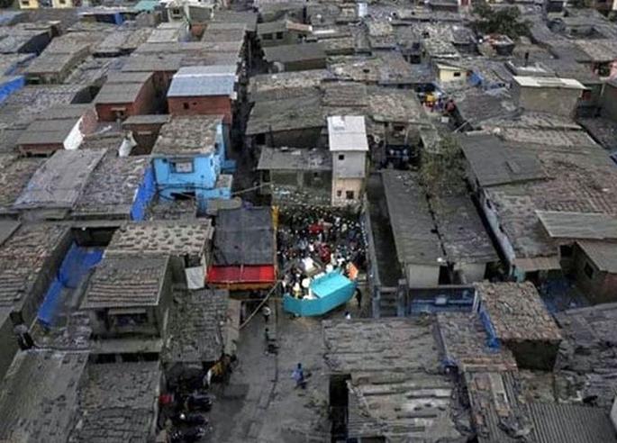 Dharawati death toll rises to seven, six new patients added: number of patients | धारावीत मृतांचा आकडा सातवर, सहा नवीन रुग्णांची भर : रुग्णांची संख्या ५५ Dharawati death toll rises to seven, six new patients added: number of patients | धारावीत मृतांचा आकडा सातवर, सहा नवीन रुग्णांची भर : रुग्णांची संख्या ५५