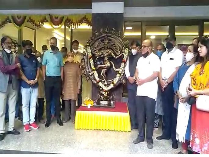 Theater Day is celebrated in Nashik city on behalf of various organizations | नाशिक शहरात विविध संस्थेच्या वतीने रंगभूमी दिन उत्साहात साजरा Theater Day is celebrated in Nashik city on behalf of various organizations | नाशिक शहरात विविध संस्थेच्या वतीने रंगभूमी दिन उत्साहात साजरा