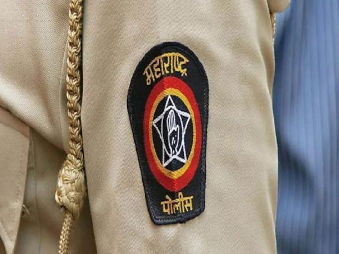 An incident on the highway near Dhulan where the laptop was stolen from the car | गाडीतून लांबविला चोरट्याने लॅपटॉप धुळ्यानजीक महामार्गावरील घटना An incident on the highway near Dhulan where the laptop was stolen from the car | गाडीतून लांबविला चोरट्याने लॅपटॉप धुळ्यानजीक महामार्गावरील घटना