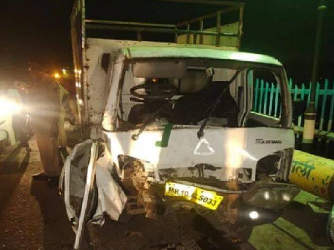 Two businessmen from Sangli district were killed in an accident at Chhatrapati Sambhajinagar | टेम्पोची ट्रॅक्टरच्या ट्रॉलीला जोरदार धडक, अपघातानंतर टेम्पोला आग; सांगली जिल्ह्यातील दोघे ठार Two businessmen from Sangli district were killed in an accident at Chhatrapati Sambhajinagar | टेम्पोची ट्रॅक्टरच्या ट्रॉलीला जोरदार धडक, अपघातानंतर टेम्पोला आग; सांगली जिल्ह्यातील दोघे ठार