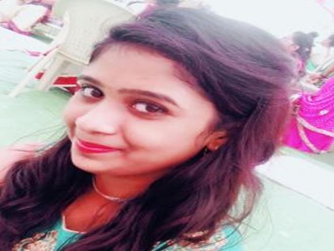 Dhule student arrested for the murder of private classmate in suicide case | धुळे येथील विद्यार्थिनी आत्महत्या प्रकरणी खाजगी क्लासचालकास अटक Dhule student arrested for the murder of private classmate in suicide case | धुळे येथील विद्यार्थिनी आत्महत्या प्रकरणी खाजगी क्लासचालकास अटक